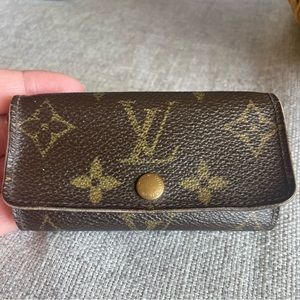 Vintage Louis Vuitton Monogram 4 Key Holder